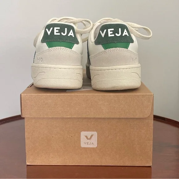 Veja V-90 Sneakers in Extra-White Cypress in Size 38 - Picture 7 of 10